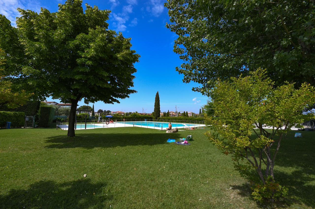Sirmione Beach Apartment Exteriör bild