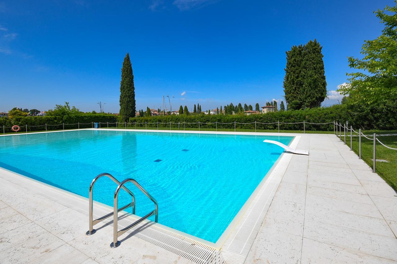 Sirmione Beach Apartment Exteriör bild