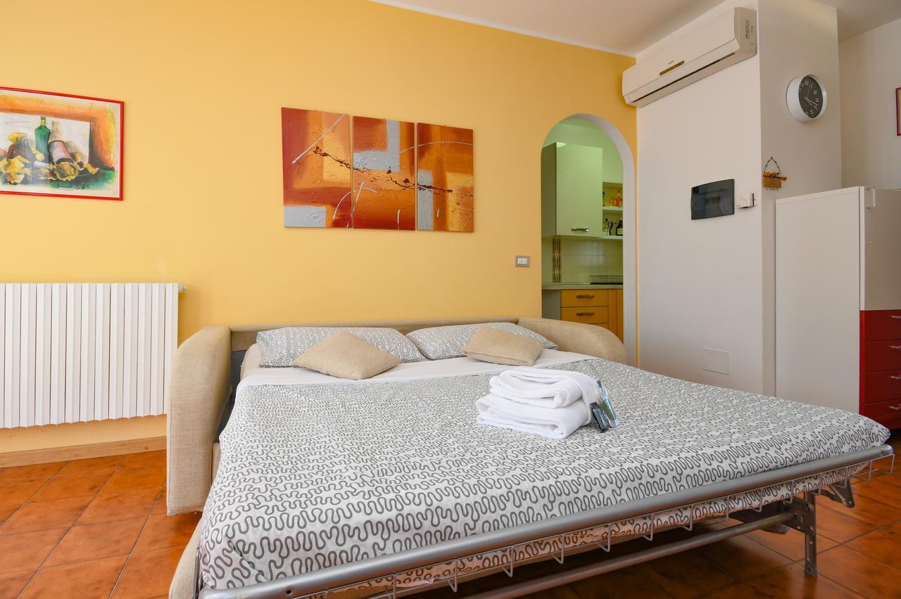 Sirmione Beach Apartment Exteriör bild